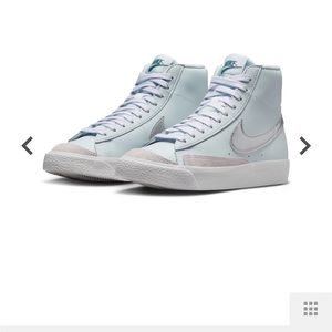 Nike Blazer Mid '77 Shoes